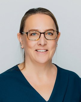 Porträt der Mitarbeiterin Birgit Neuhold